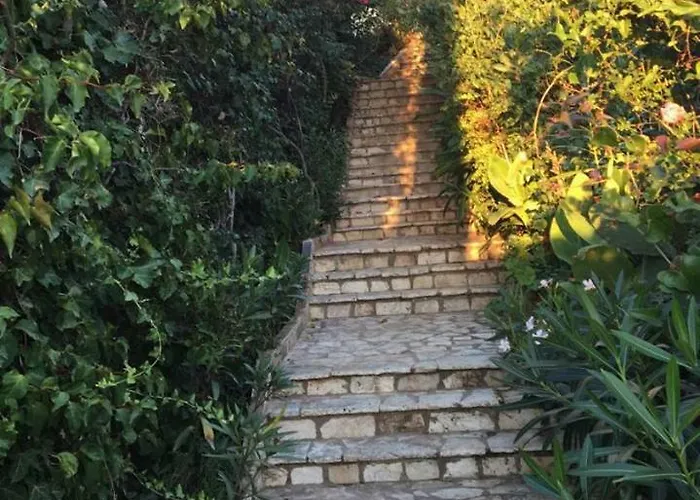 Bougainville Bay - 11 Saranda